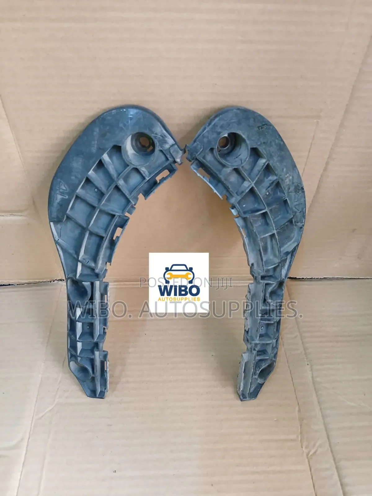 Toyota Fielder/Axio 2008-2012 Front Bumper Retainers.