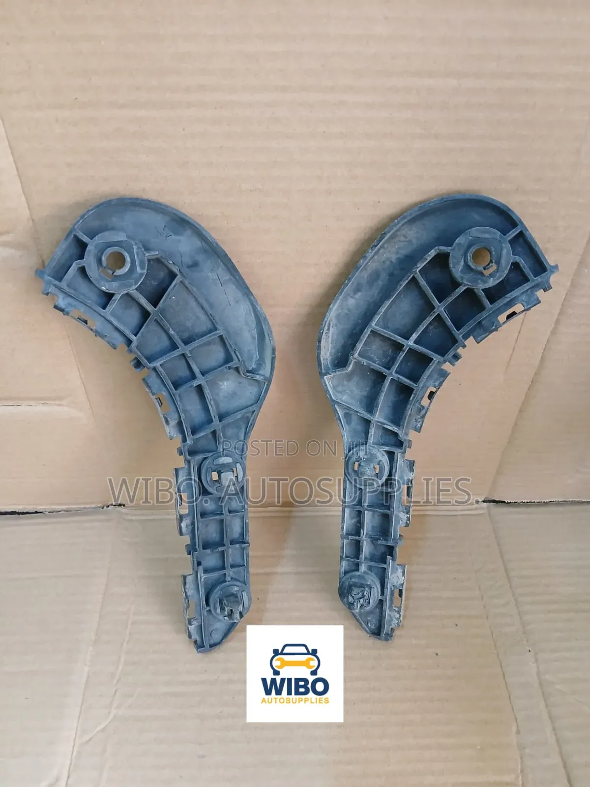 Toyota Fielder/Axio 2008-2012 Front Bumper Retainers.