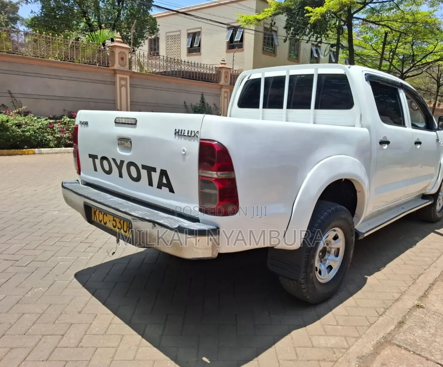 Toyota Hilux 2014 White