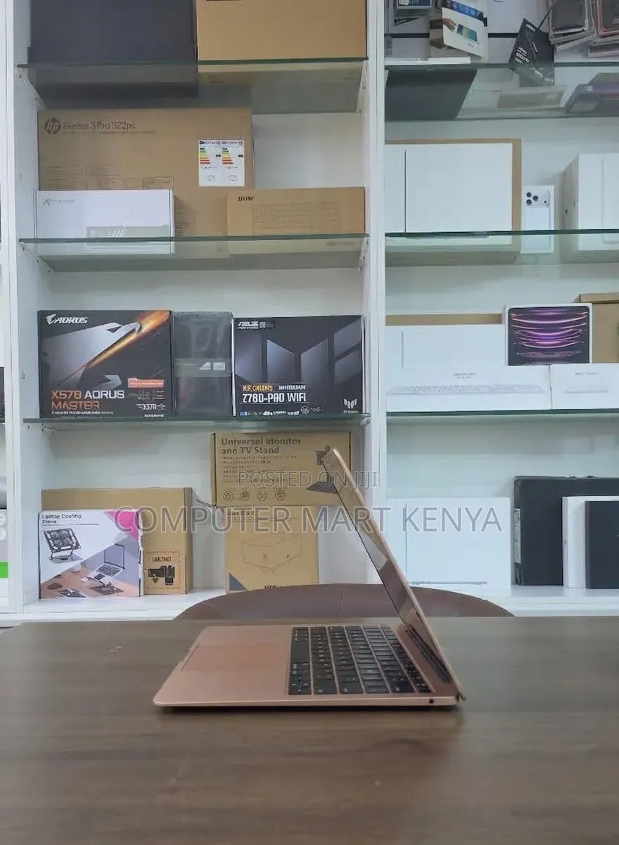 New Laptop Apple MacBook Air 2018 8GB Intel Core i5 SSD 256GB
