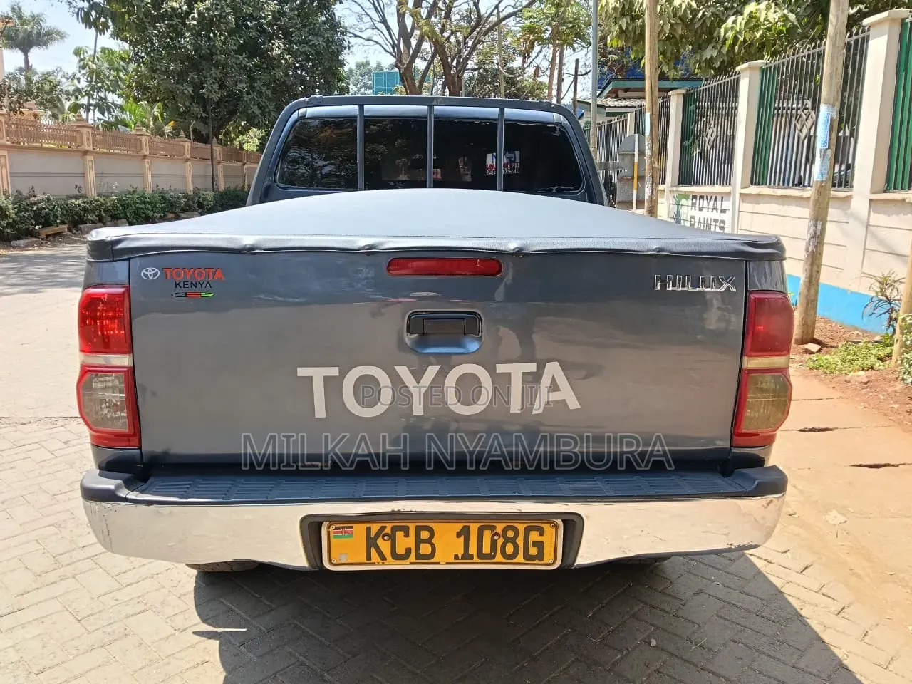 Toyota Hilux 2014 Gray