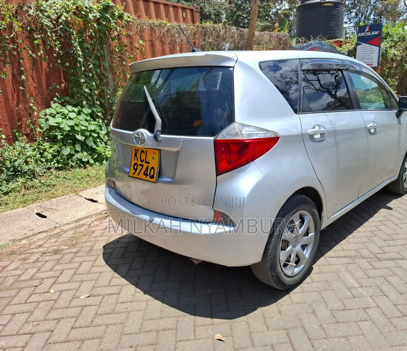 Toyota Ractis 2011 Gray