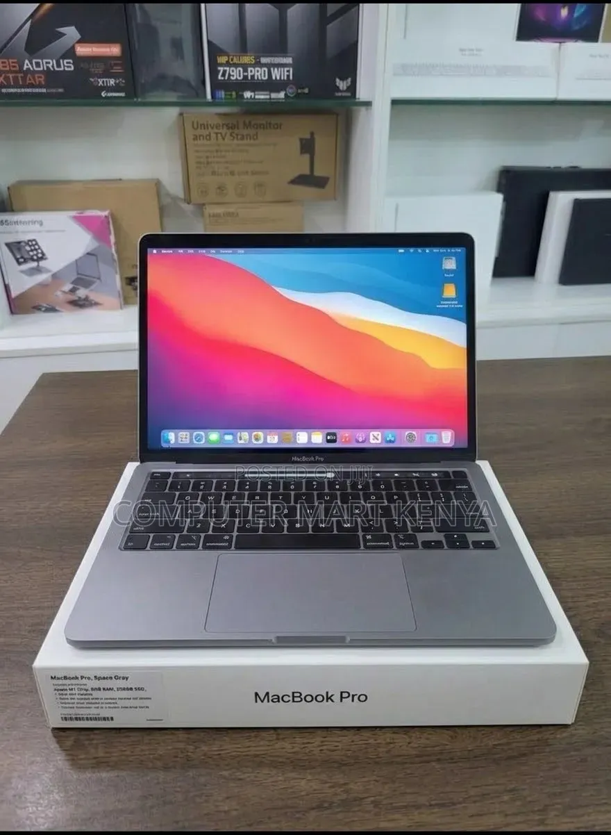 New Laptop Apple MacBook Air 2018 8GB Intel Core i5 SSHD (Hybrid) 256GB