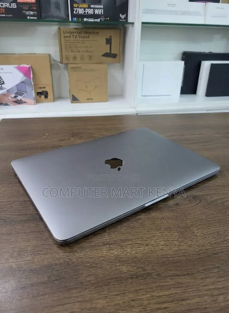 New Laptop Apple MacBook Air 2018 8GB Intel Core i5 SSHD (Hybrid) 256GB