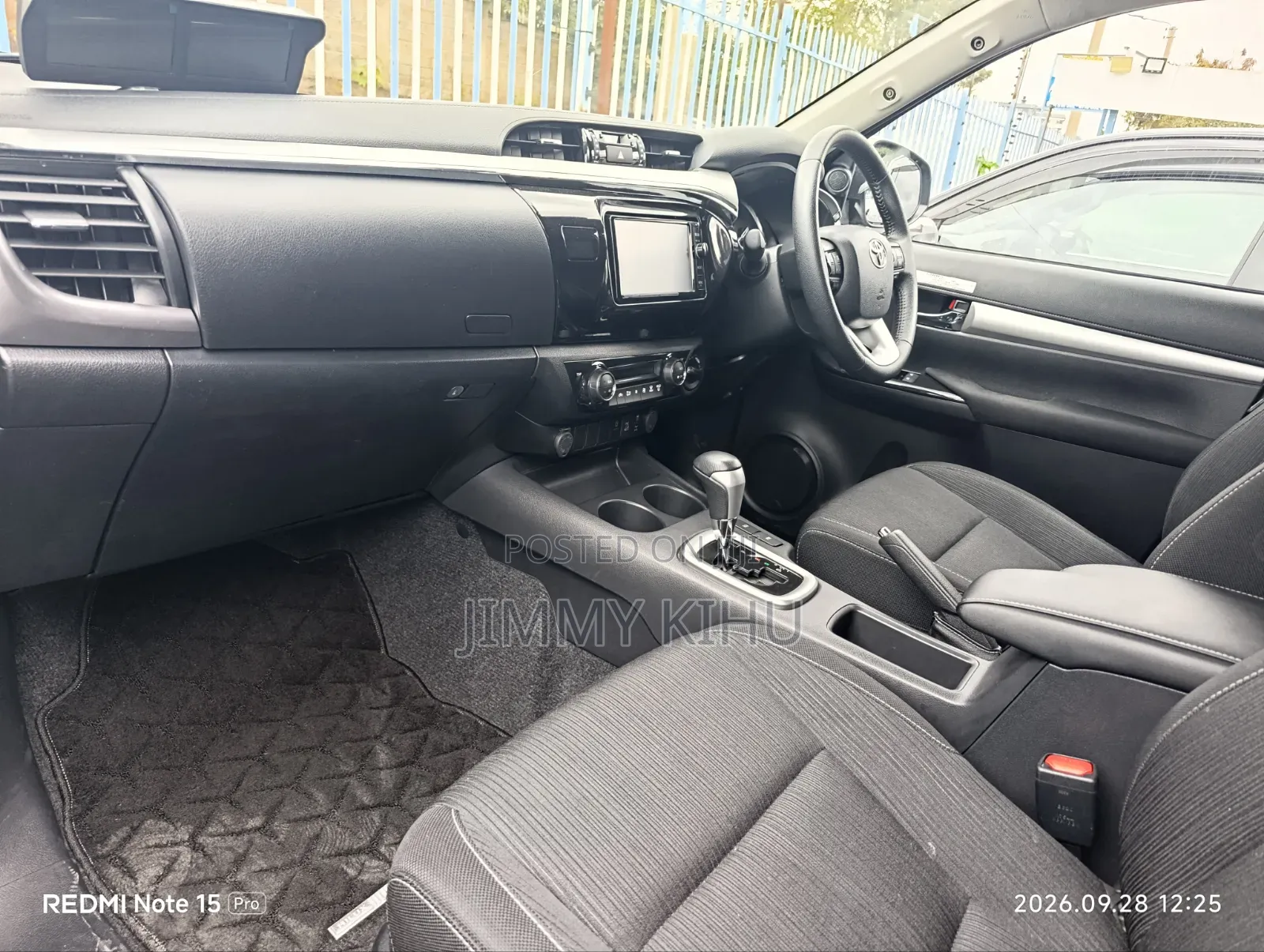 Toyota Hilux 2022 Black