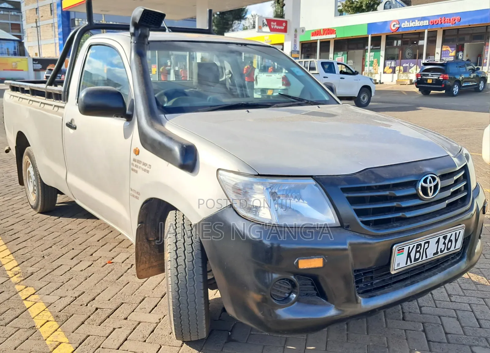 Toyota Hilux 2010 Gray
