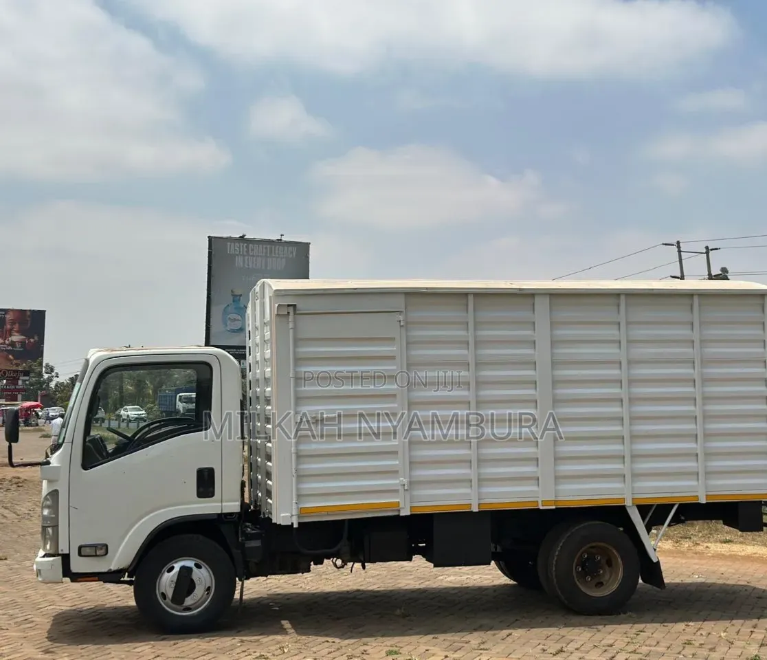 Isuzu NMR Local 2022 White