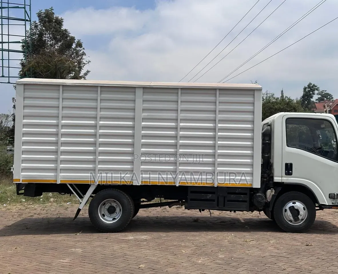 Isuzu NMR Local 2022 White