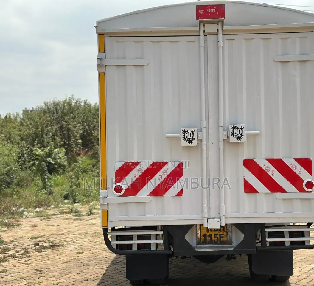 Isuzu NMR Local 2022 White