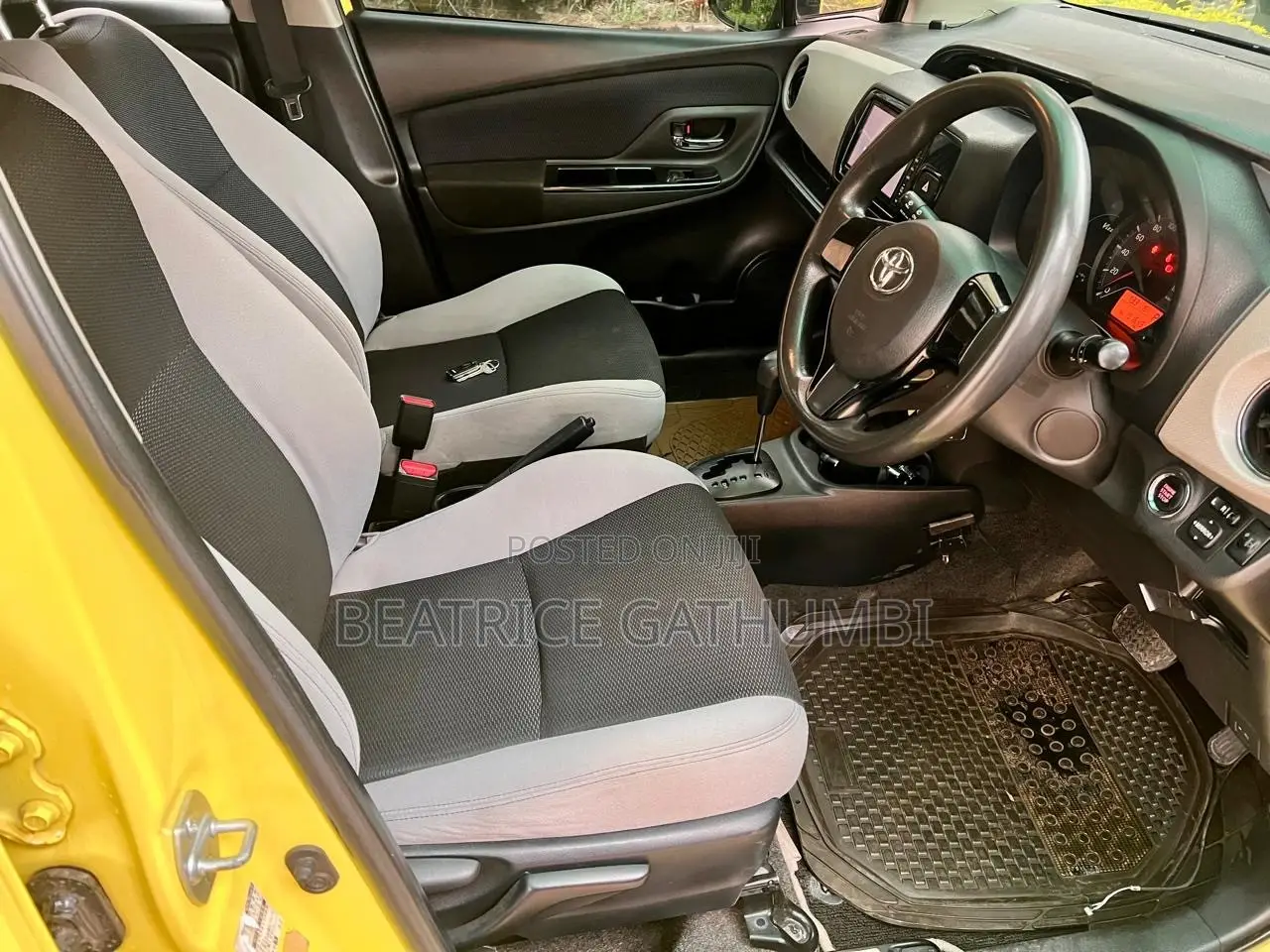 Toyota Vitz 1.0 FWD 5dr 2016 Yellow