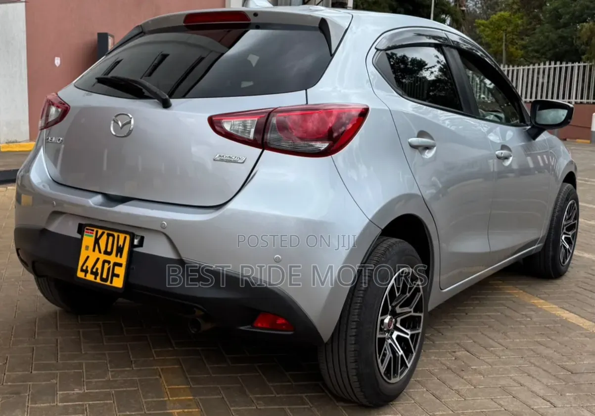 Mazda Demio 2018 Silver