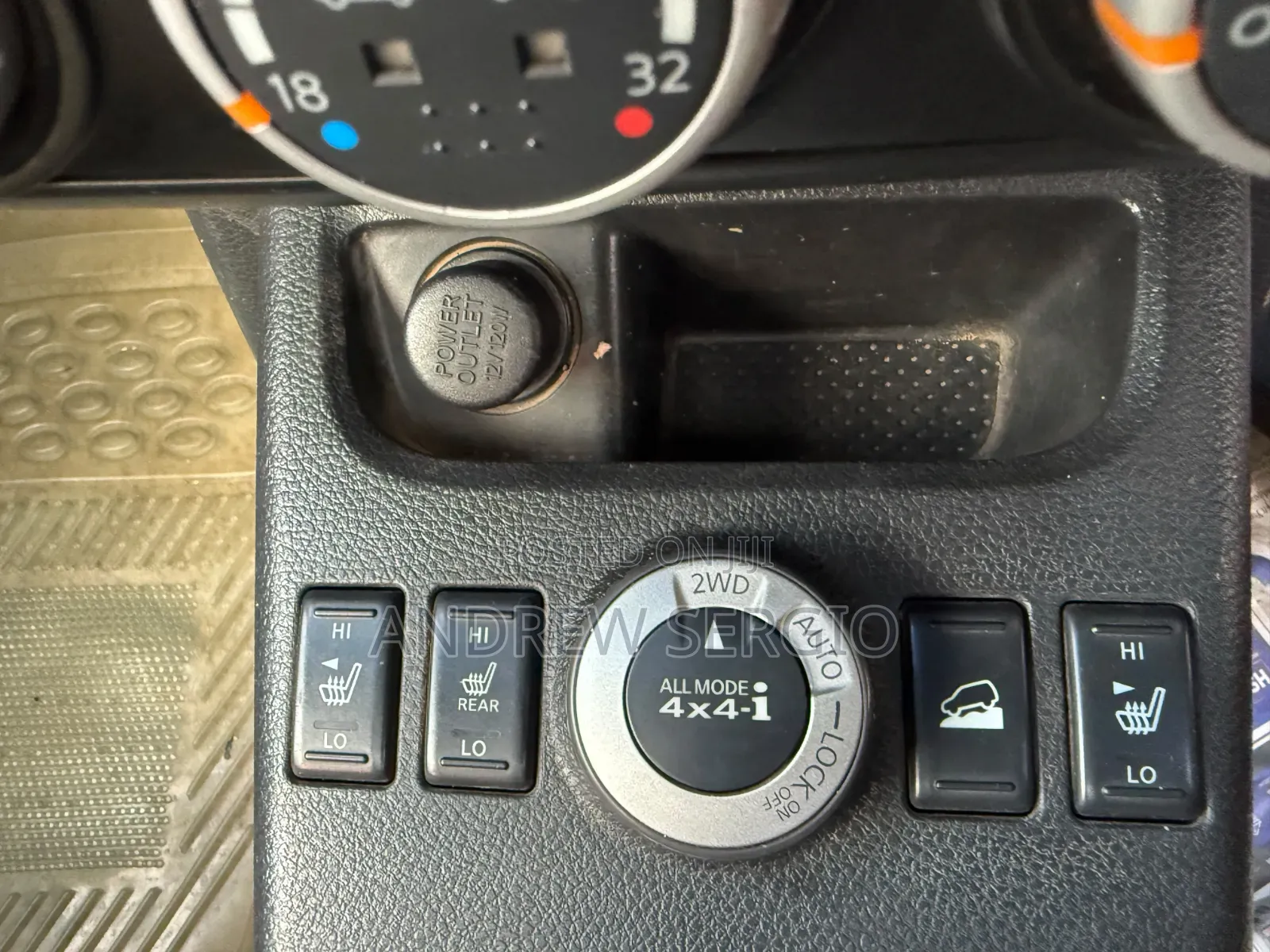 Nissan X-Trail 2.0 Petrol XE 2010 Gold
