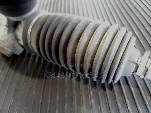 Nissan Pino Steering Rack.