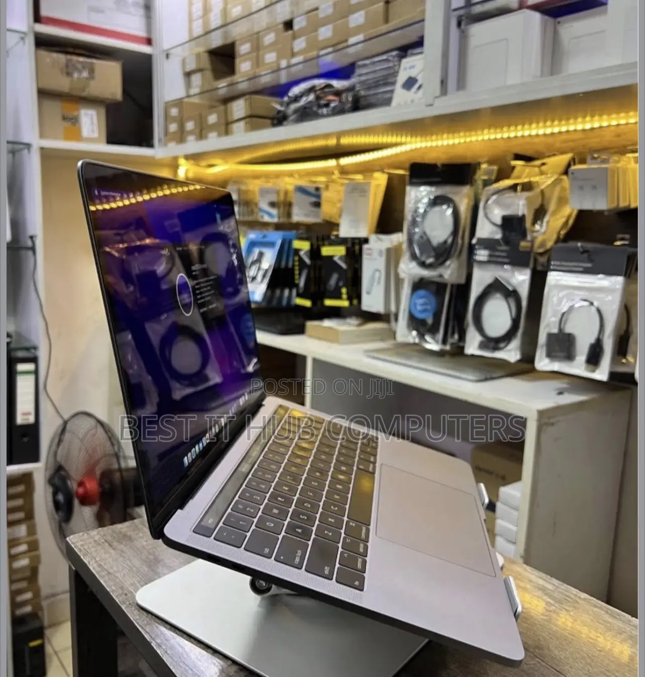 Laptop Apple MacBook Pro 2017 16GB Intel Core i7 SSD 512GB
