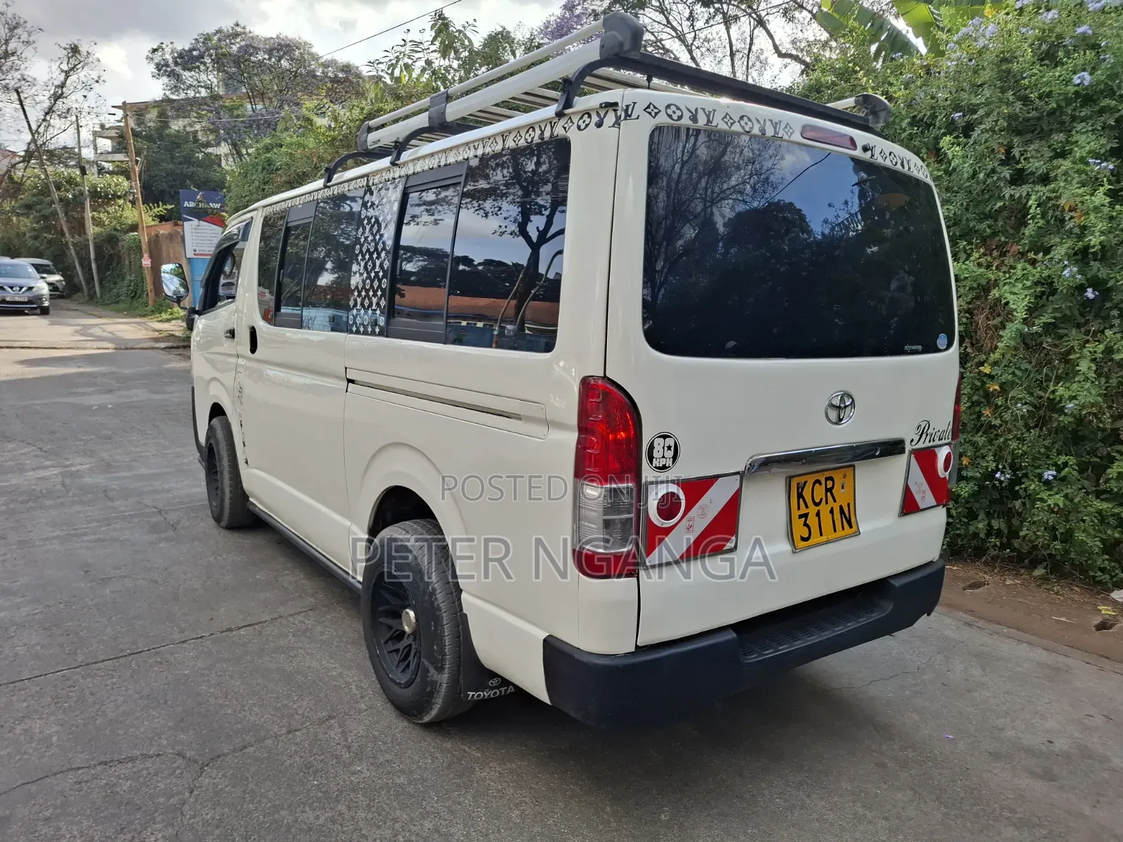 Toyota HiAce 2011 White