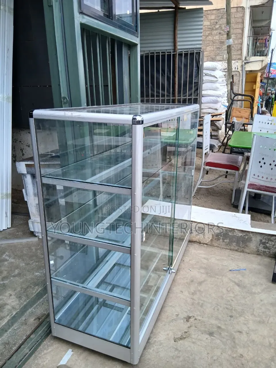 Aluminiun and Glass Display