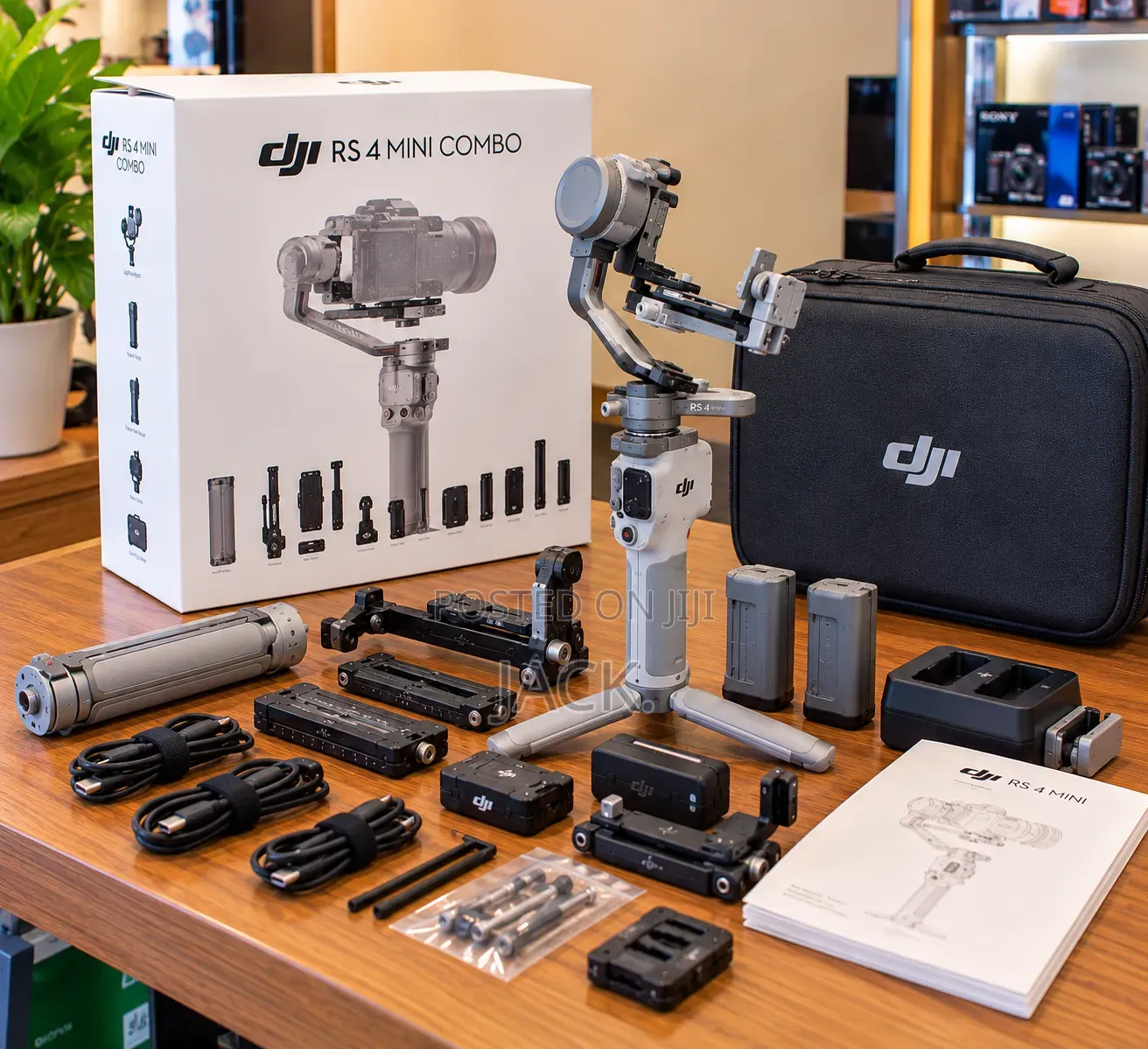 DJI RS 4 Mini Combo Camera Gimbal
