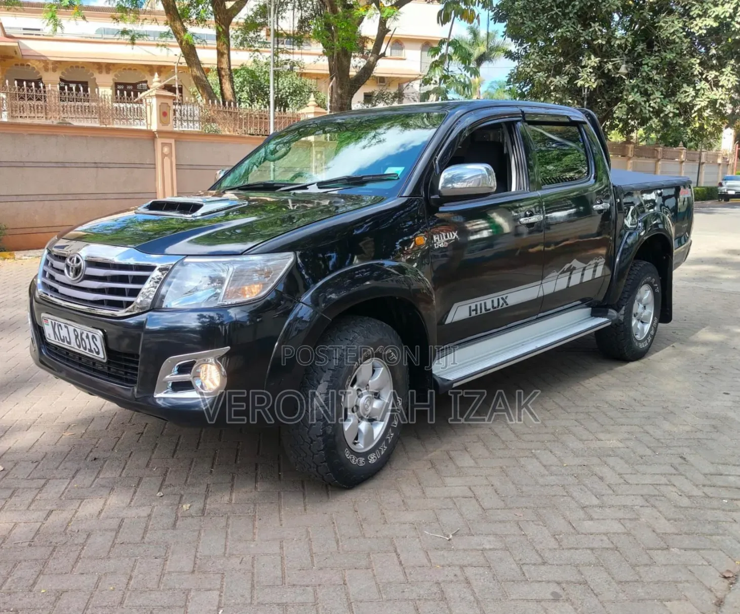 Toyota Hilux 2010 Black