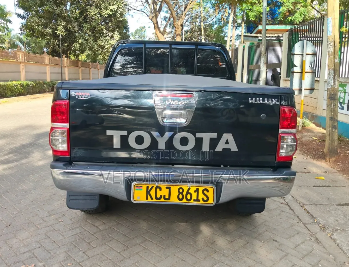 Toyota Hilux 2010 Black
