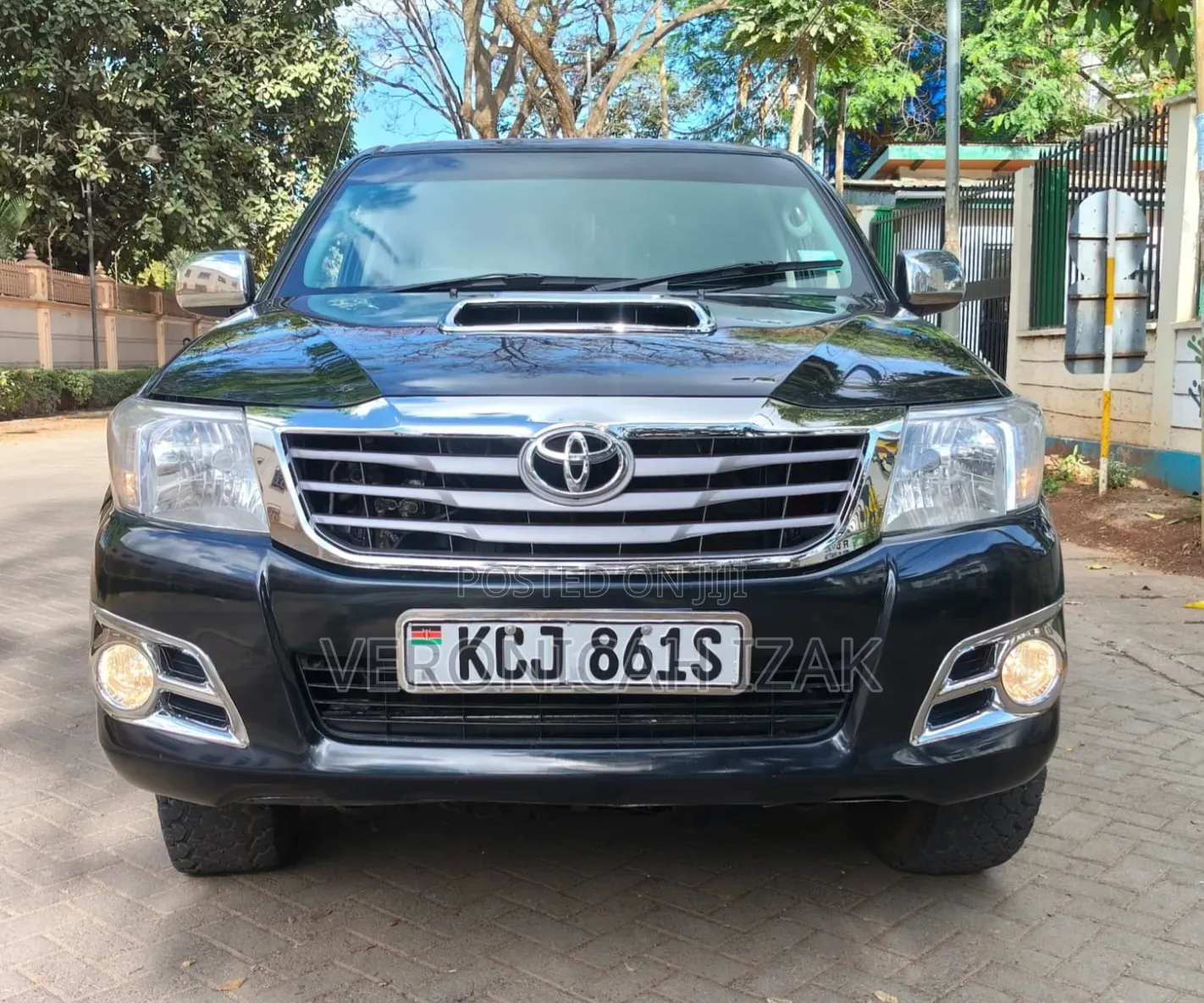 Toyota Hilux 2010 Black