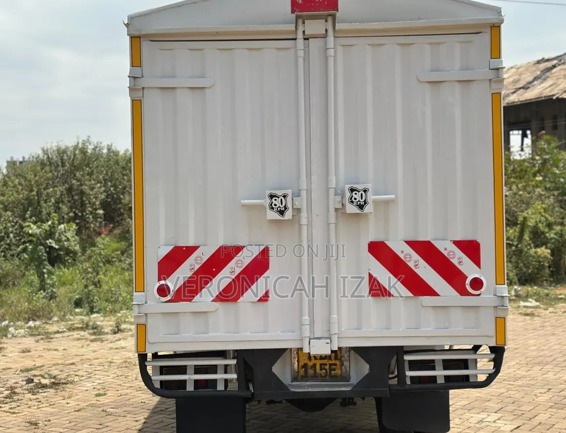 Isuzu NMR 2022 White
