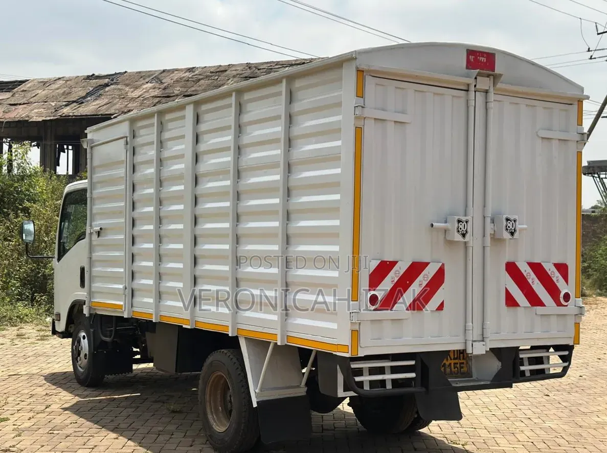 Isuzu NMR 2022 White