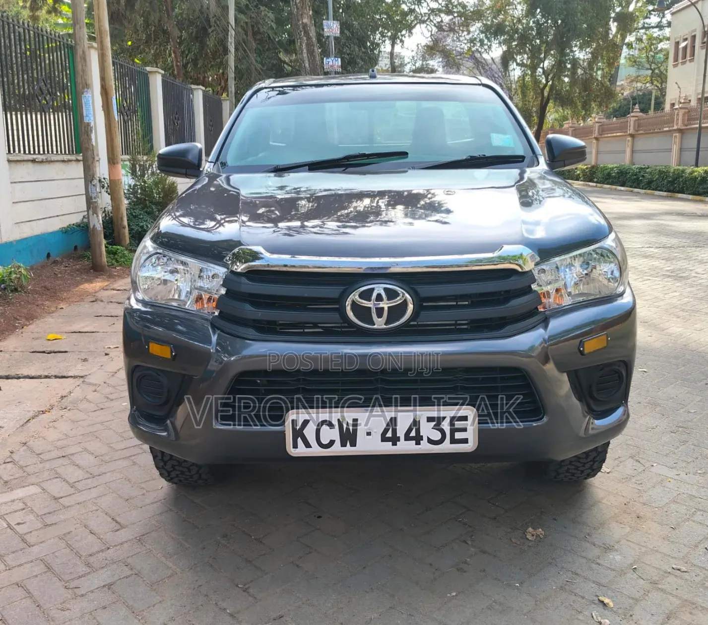 Toyota Hilux 2020 Gray