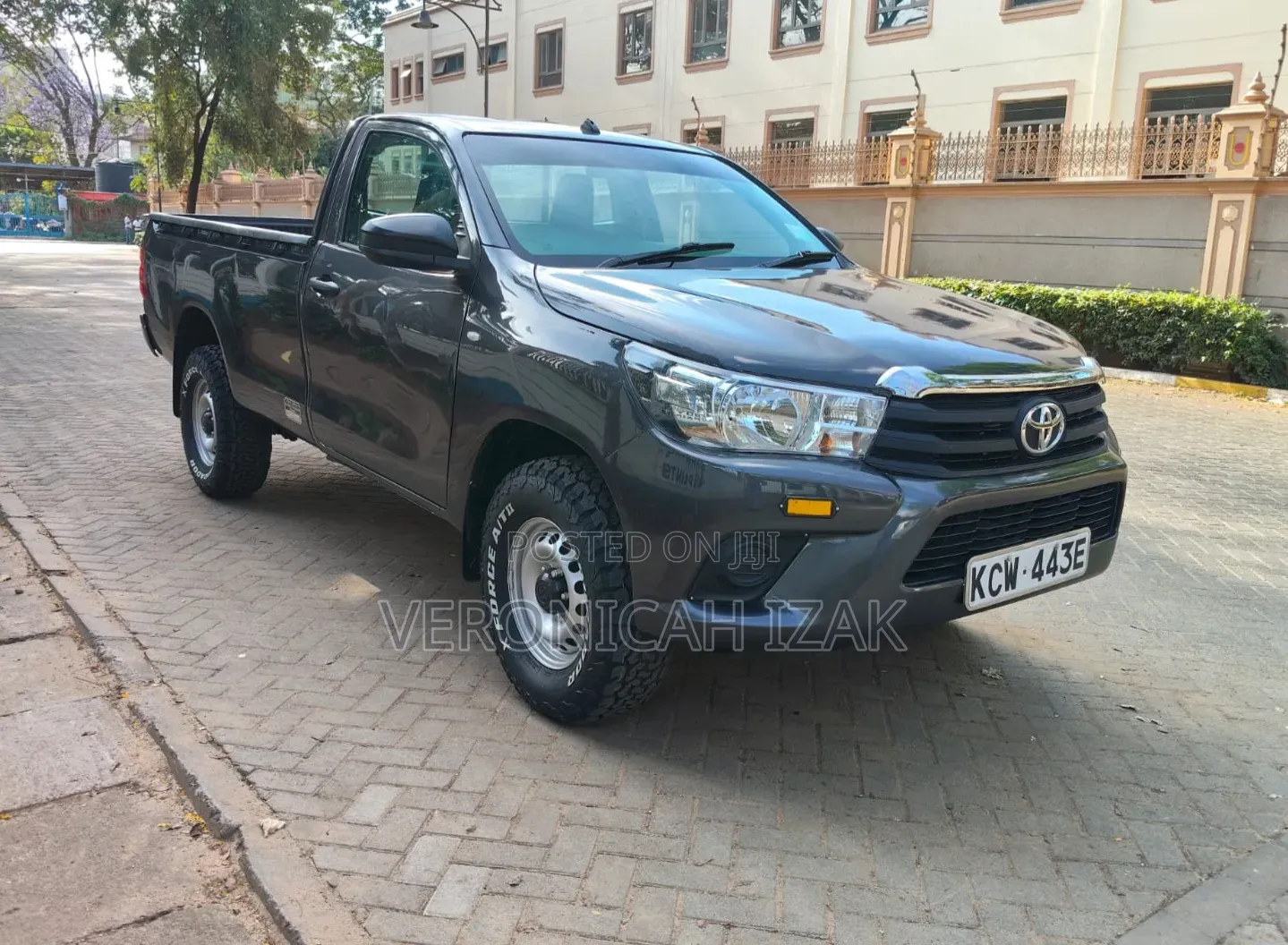 Toyota Hilux 2020 Gray