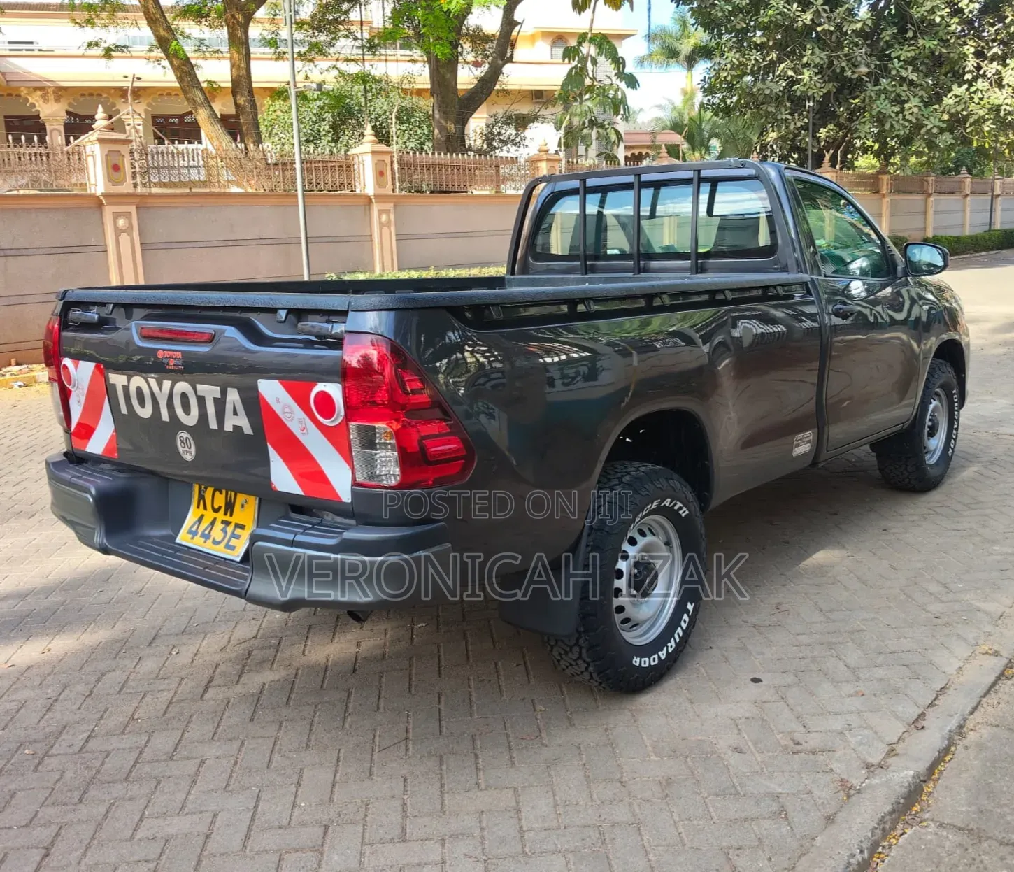 Toyota Hilux 2020 Gray
