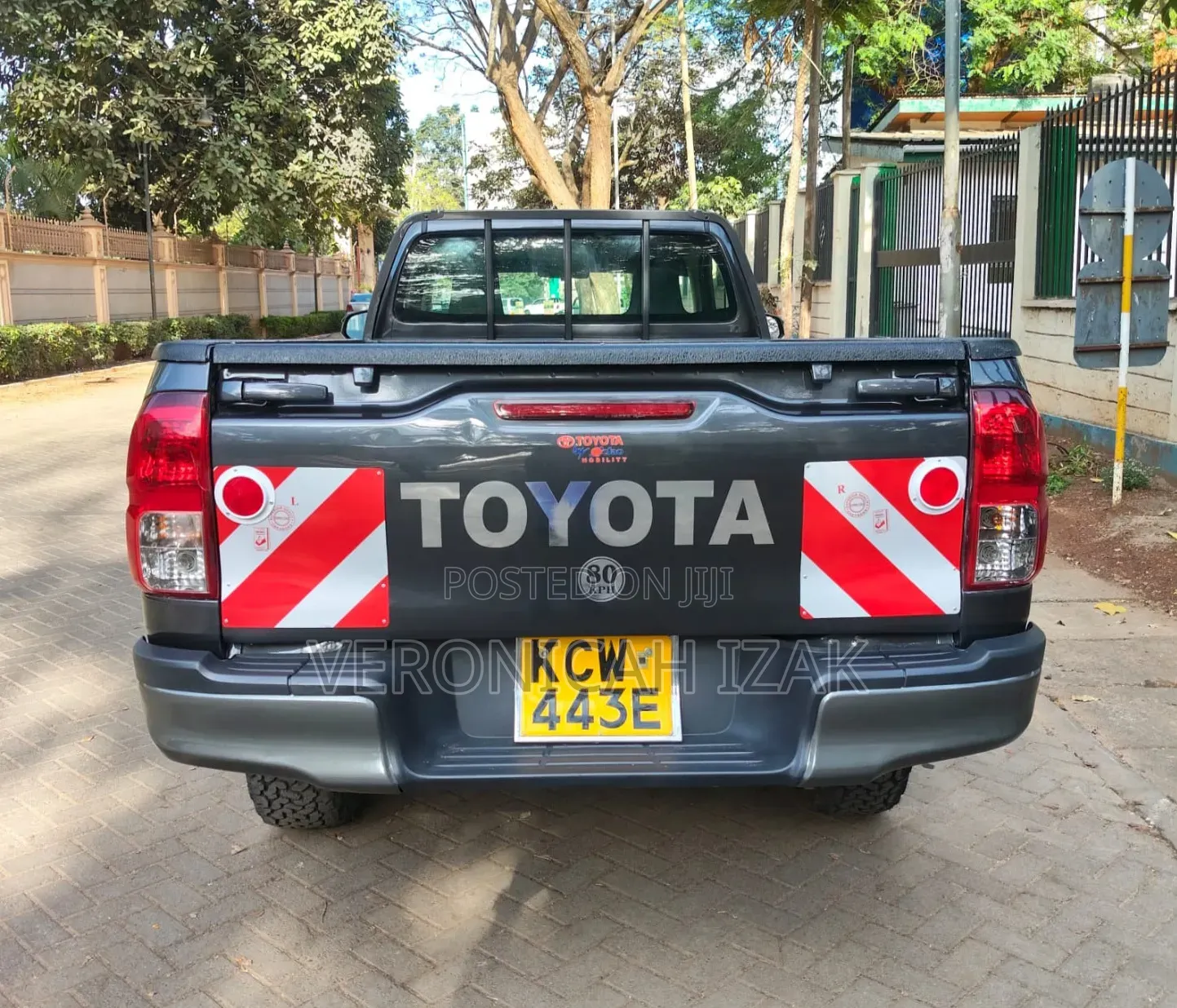 Toyota Hilux 2020 Gray
