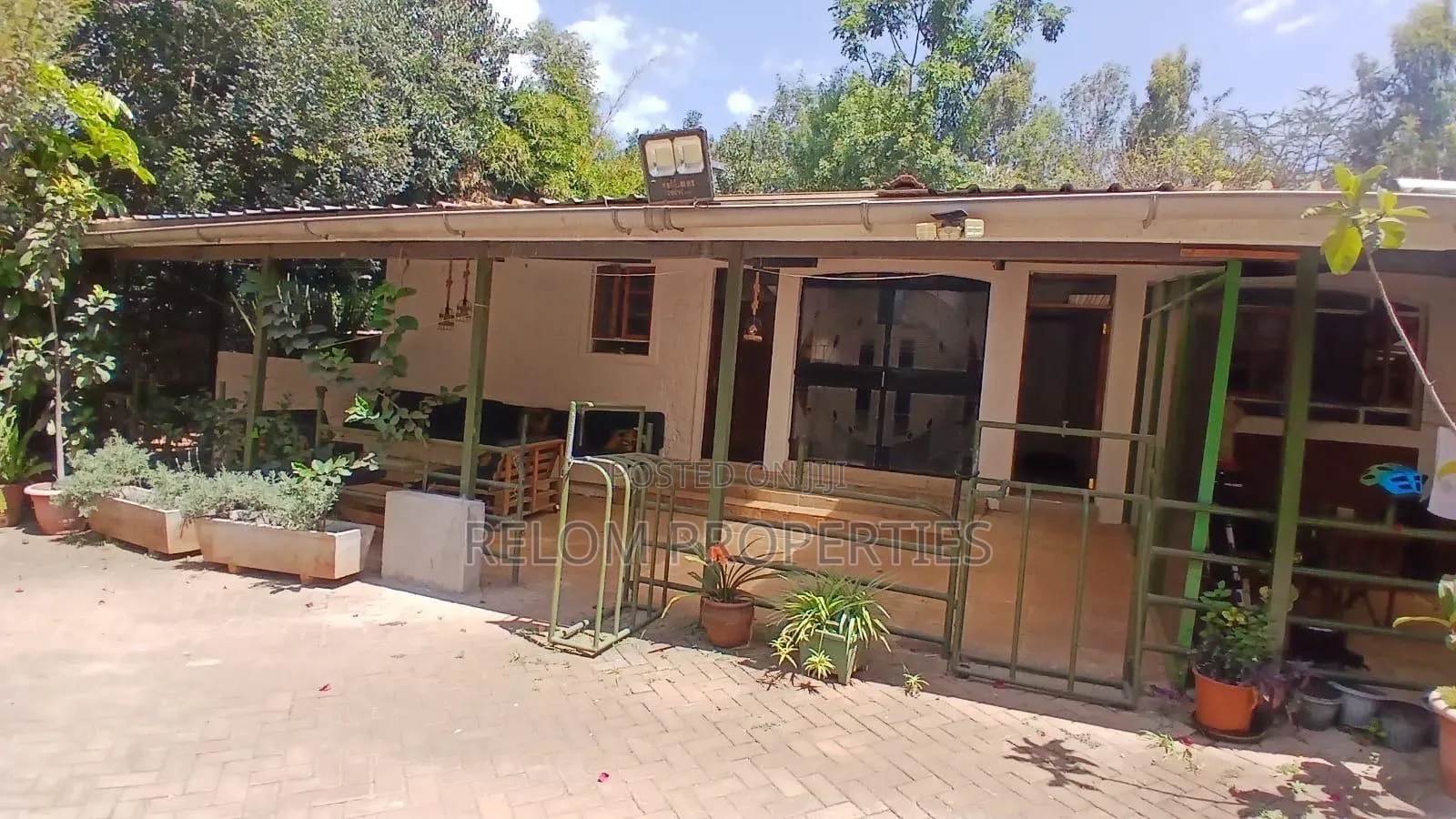 4bdrm Bungalow in Karen for rent