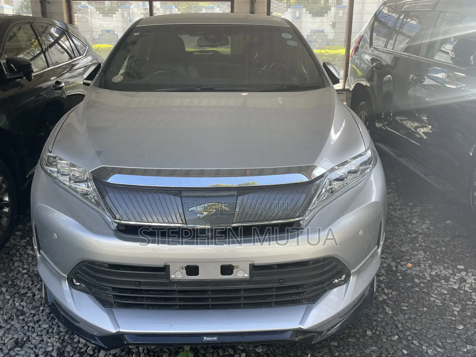 Toyota Harrier 2.5 Hybrid 4WD 2018 Silver