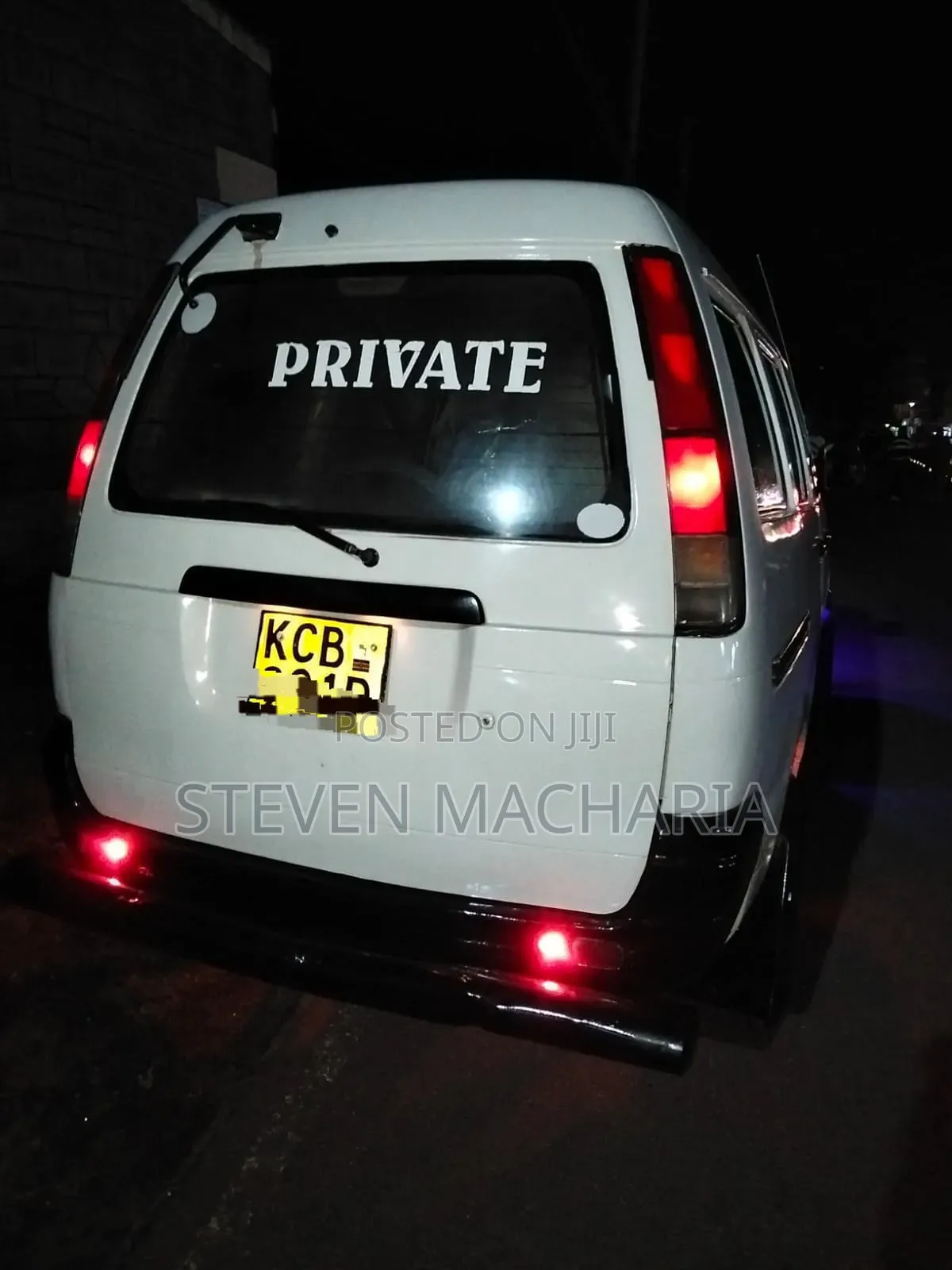 Toyota HiAce 2004 White