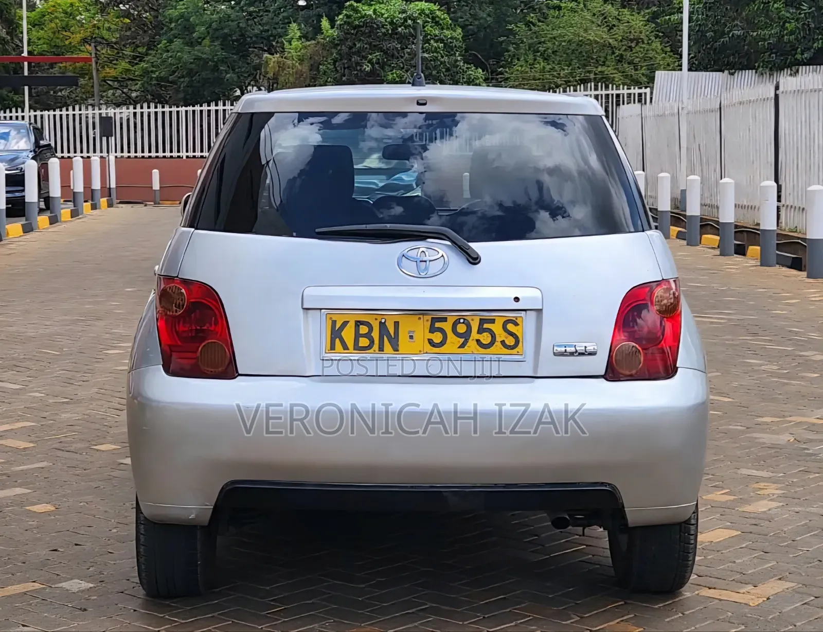 Toyota IST 2005 Silver