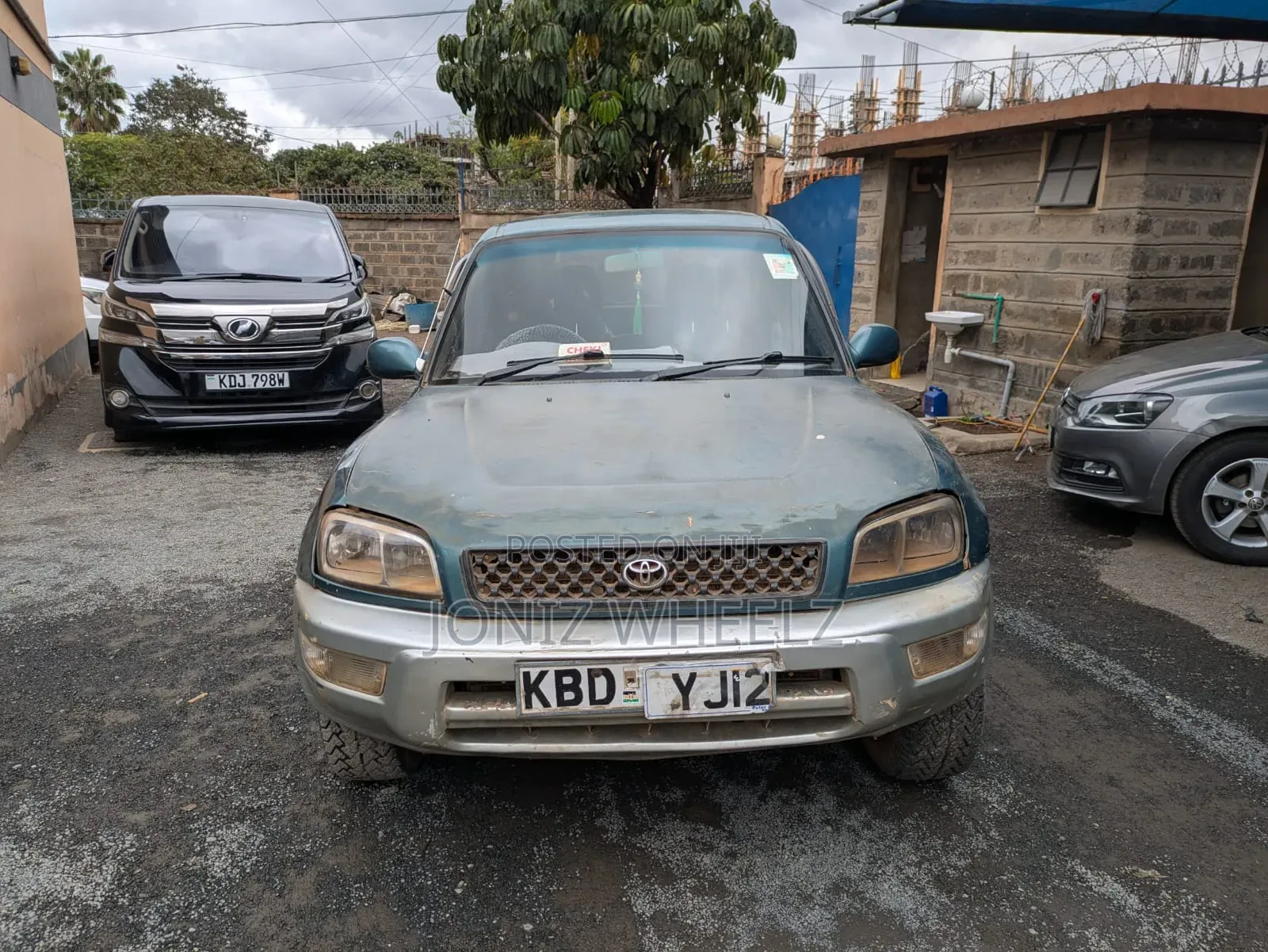 Toyota RAV4 Base AWD 2001 Green