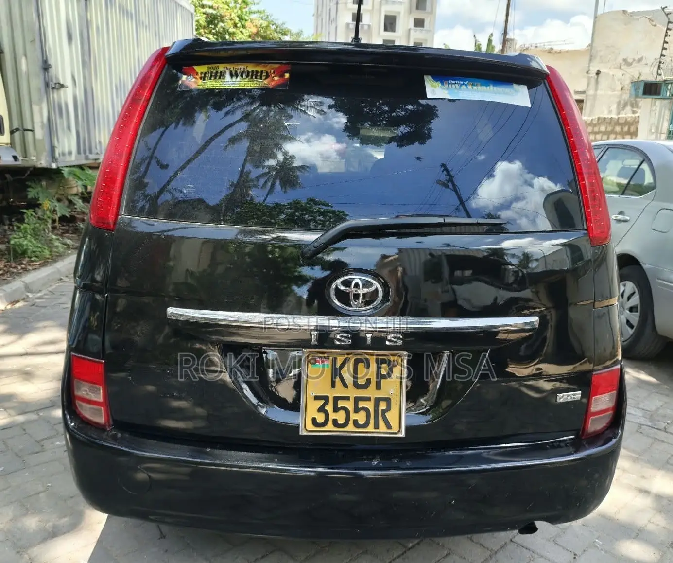 Toyota ISIS 2011 Black