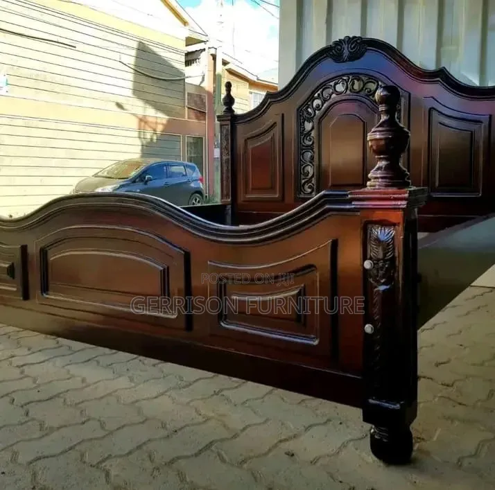 5x6 Luxury Mahogany Hardwood Bed Frame With Crown Headboard
