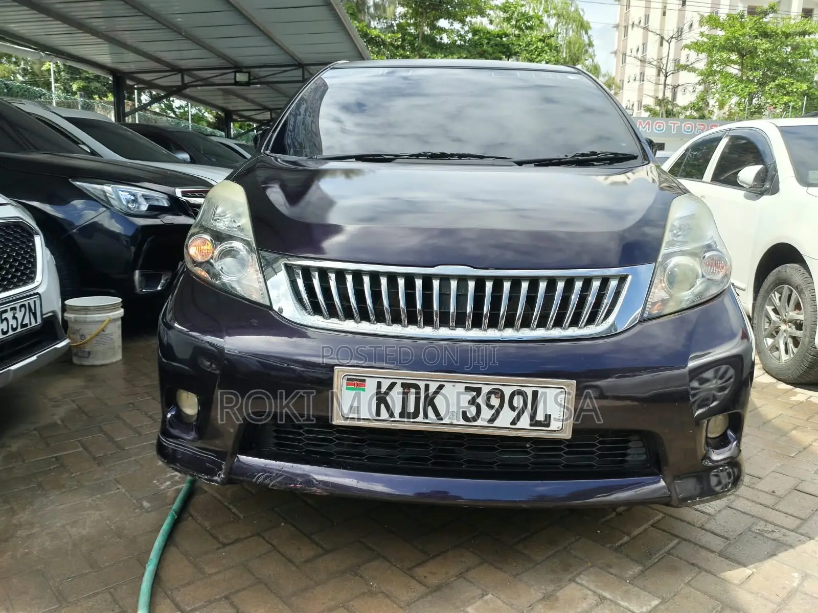 Toyota ISIS 2015 Black