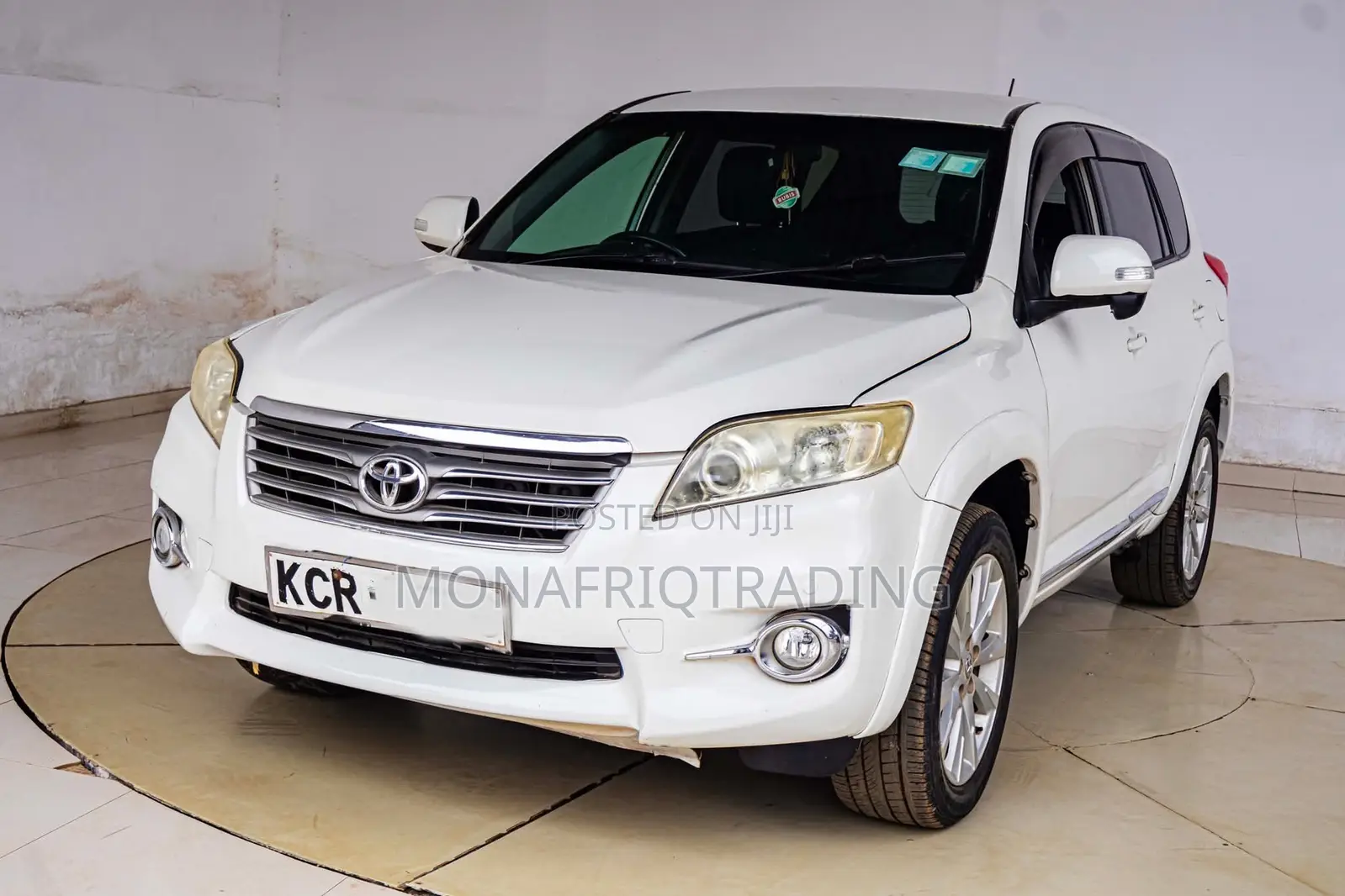 Toyota Vanguard 2011 White