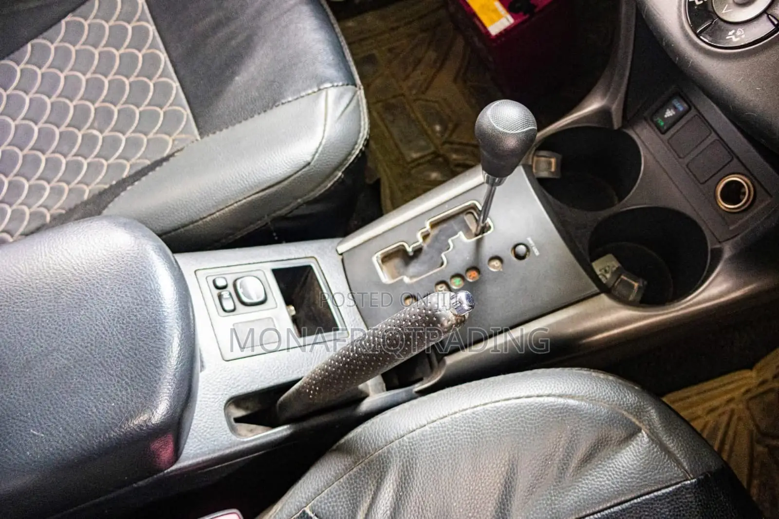 Toyota Vanguard 2011 White