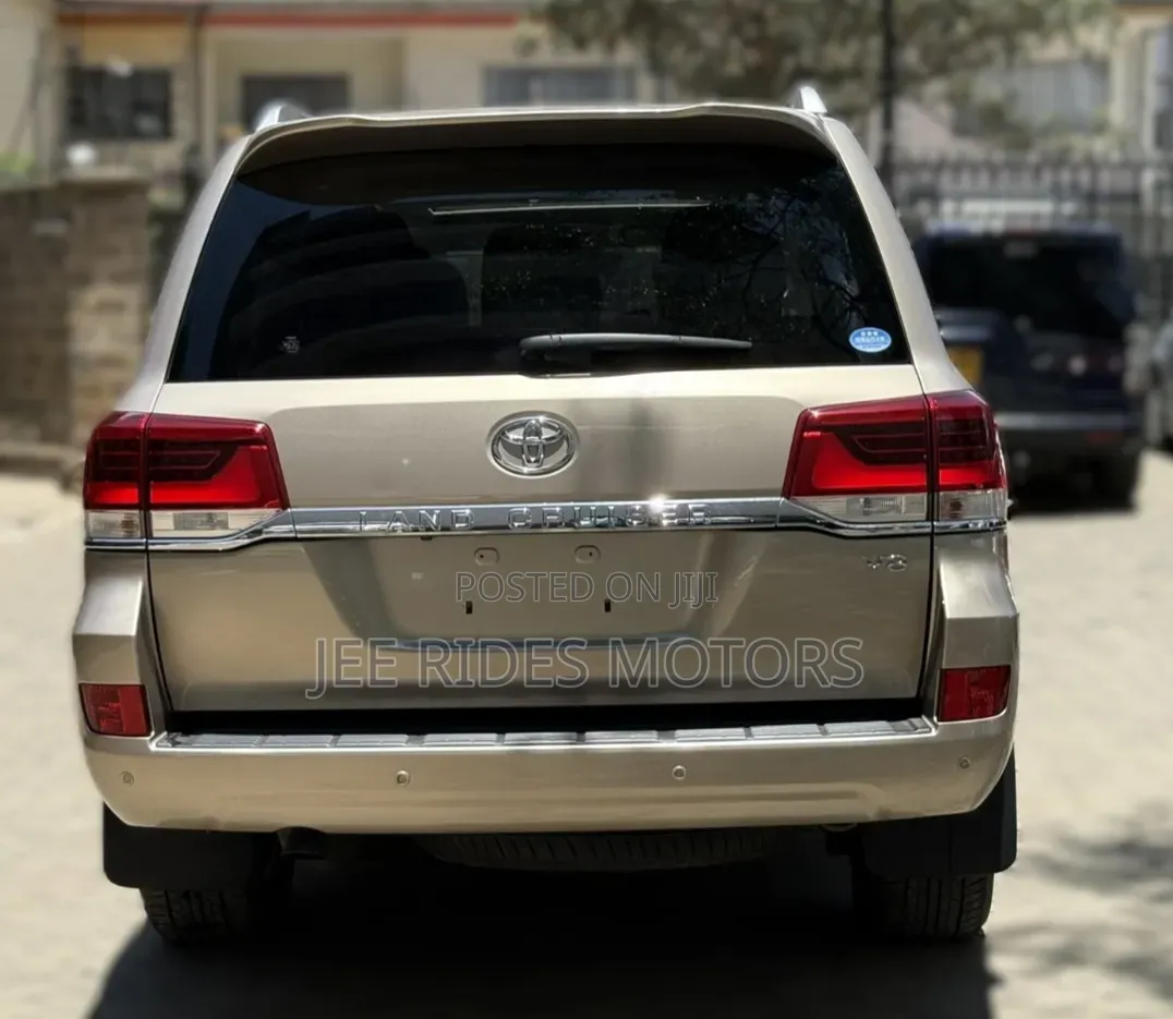 Toyota Land Cruiser 2017 Beige