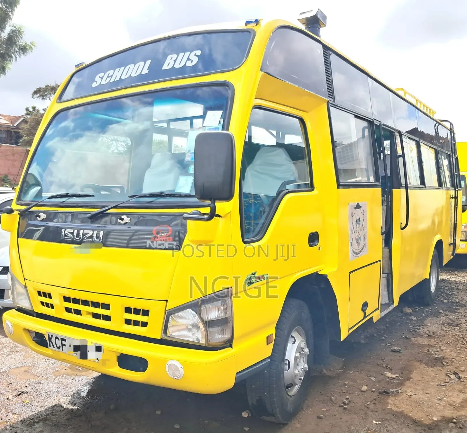 Isuzu NQR 2015 Yellow