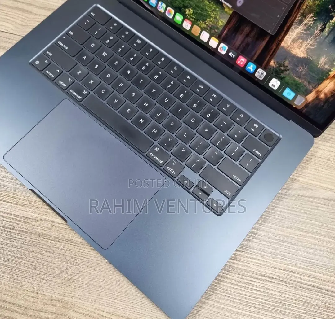Laptop Apple MacBook Air 2024 M3 16GB Apple M3 SSD 1T