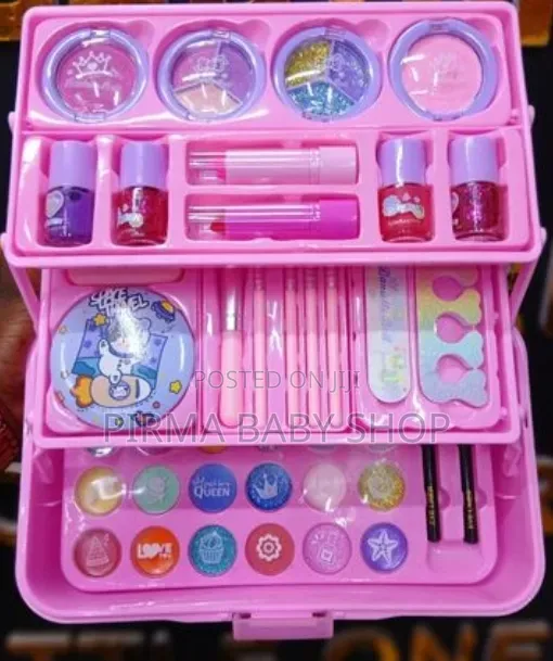 Danielle Make Up Kit