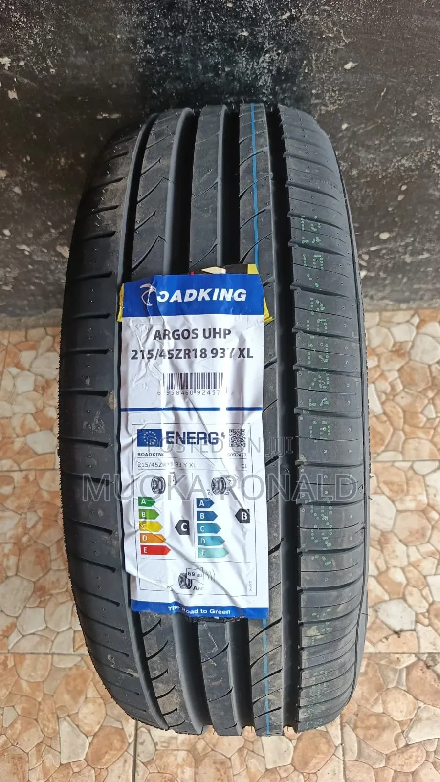 215/45r18 Roadking Tyre
