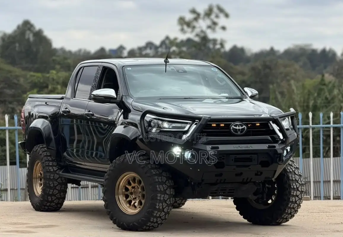 Toyota Hilux Revo Double Cab Deisel 2.4 AWD 2022 Black
