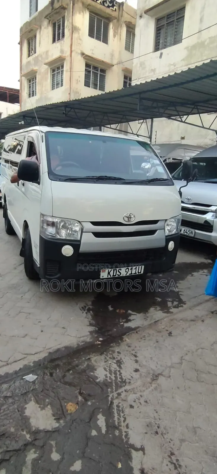 Toyota HiAce 2017 White