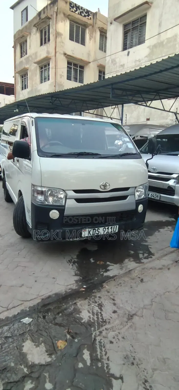 Toyota HiAce 2017 White