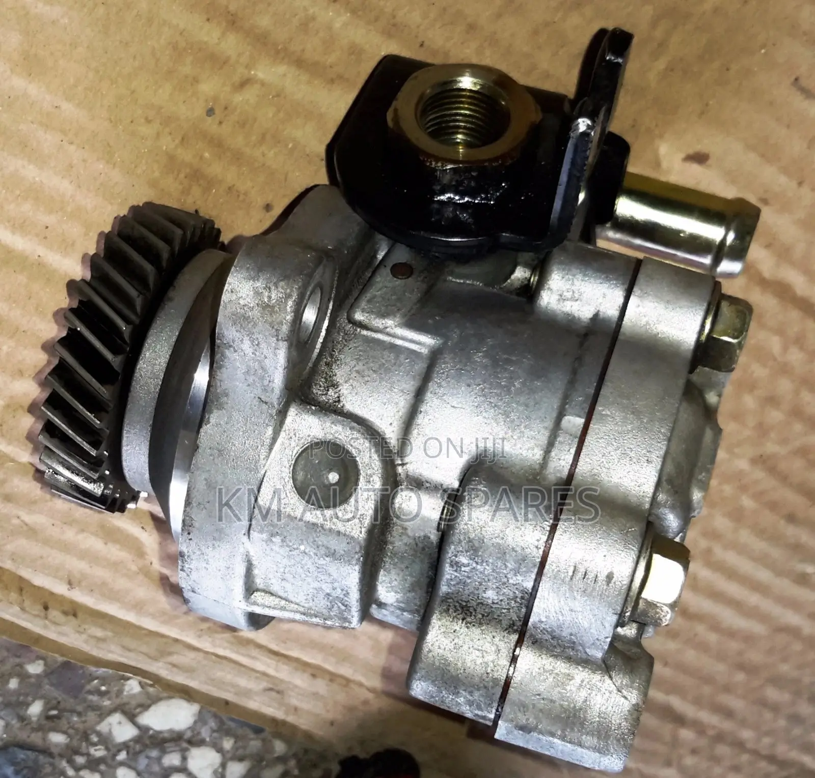 Nissan Zd30 Power Steering Pump for Caravan, Old Model.