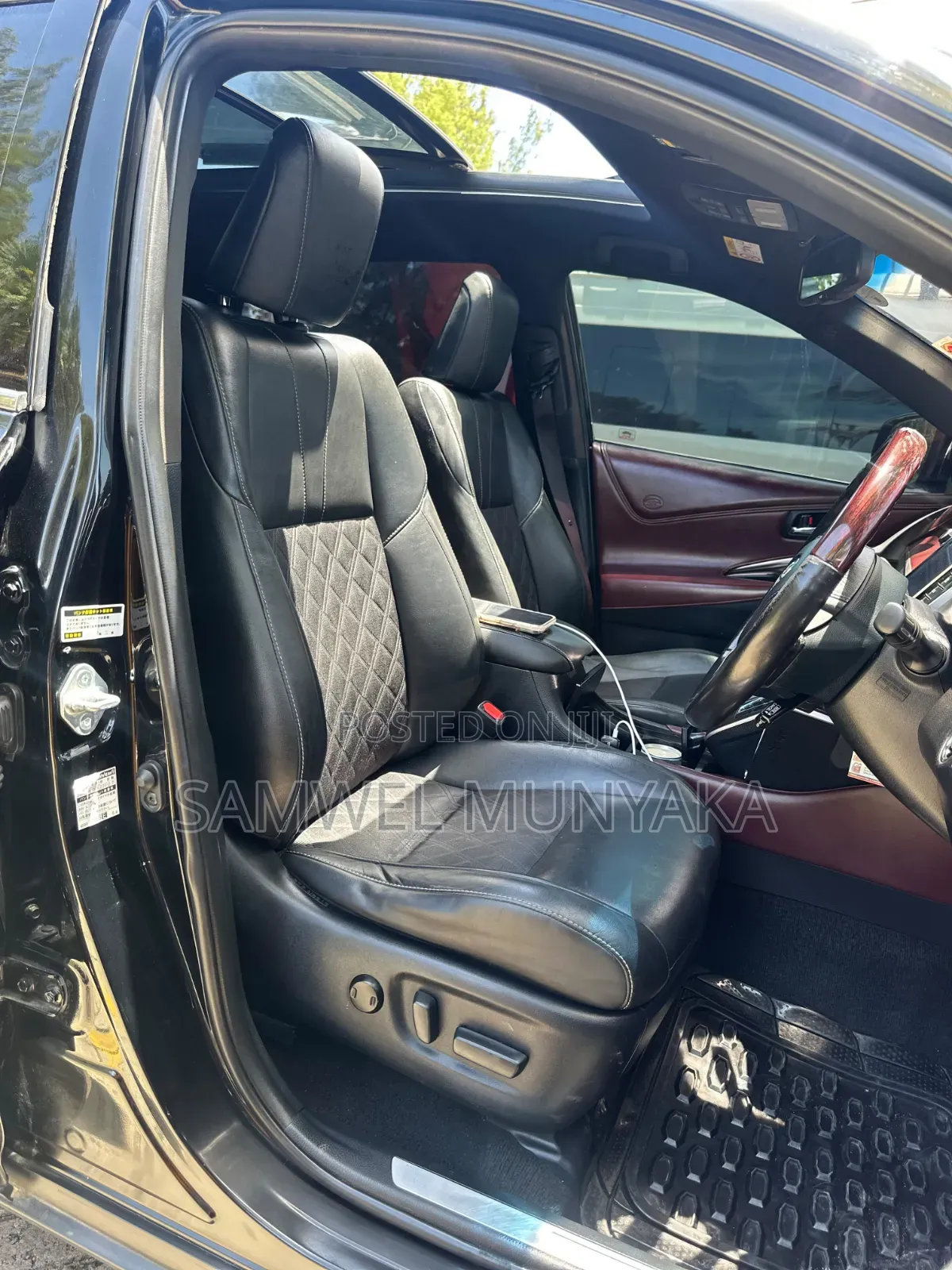 Toyota Harrier 2.0 2017 Black